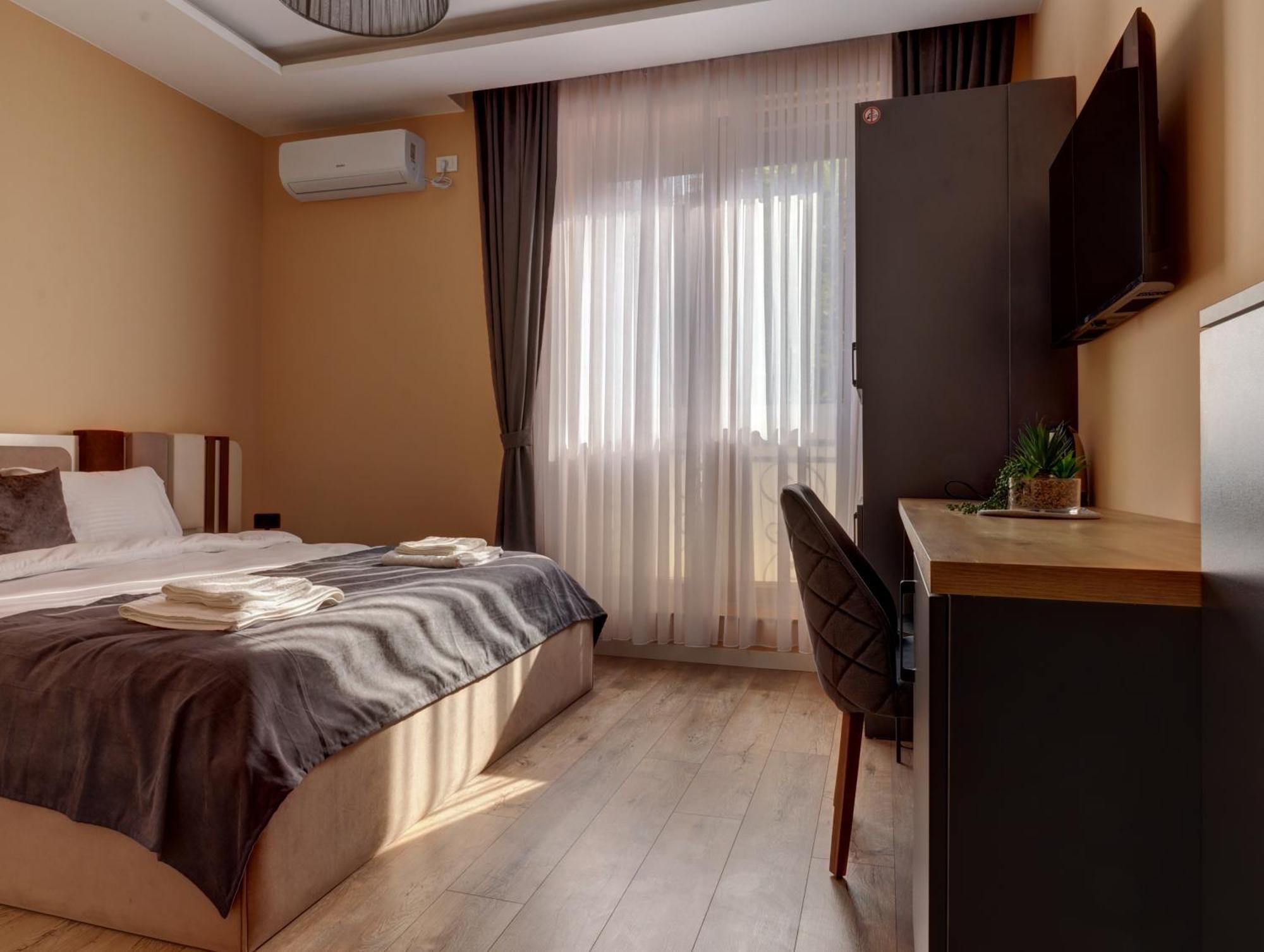 Midtown Prishtina Stays - Central Location Pristina Exterior photo