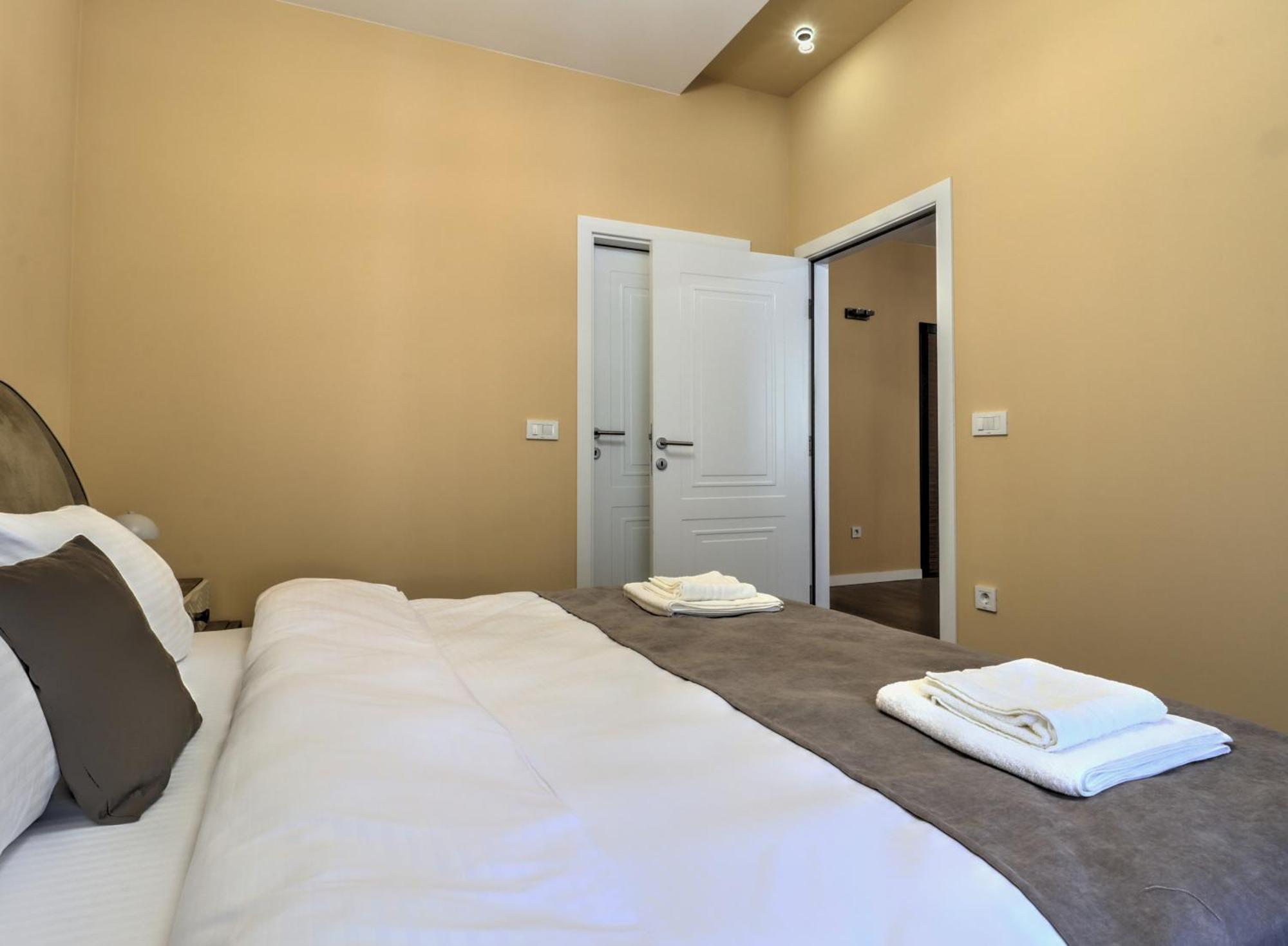 Midtown Prishtina Stays - Central Location Pristina Exterior photo